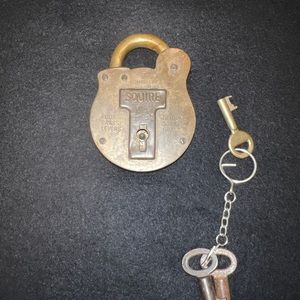 Admiralty Squire Old English lock  with key